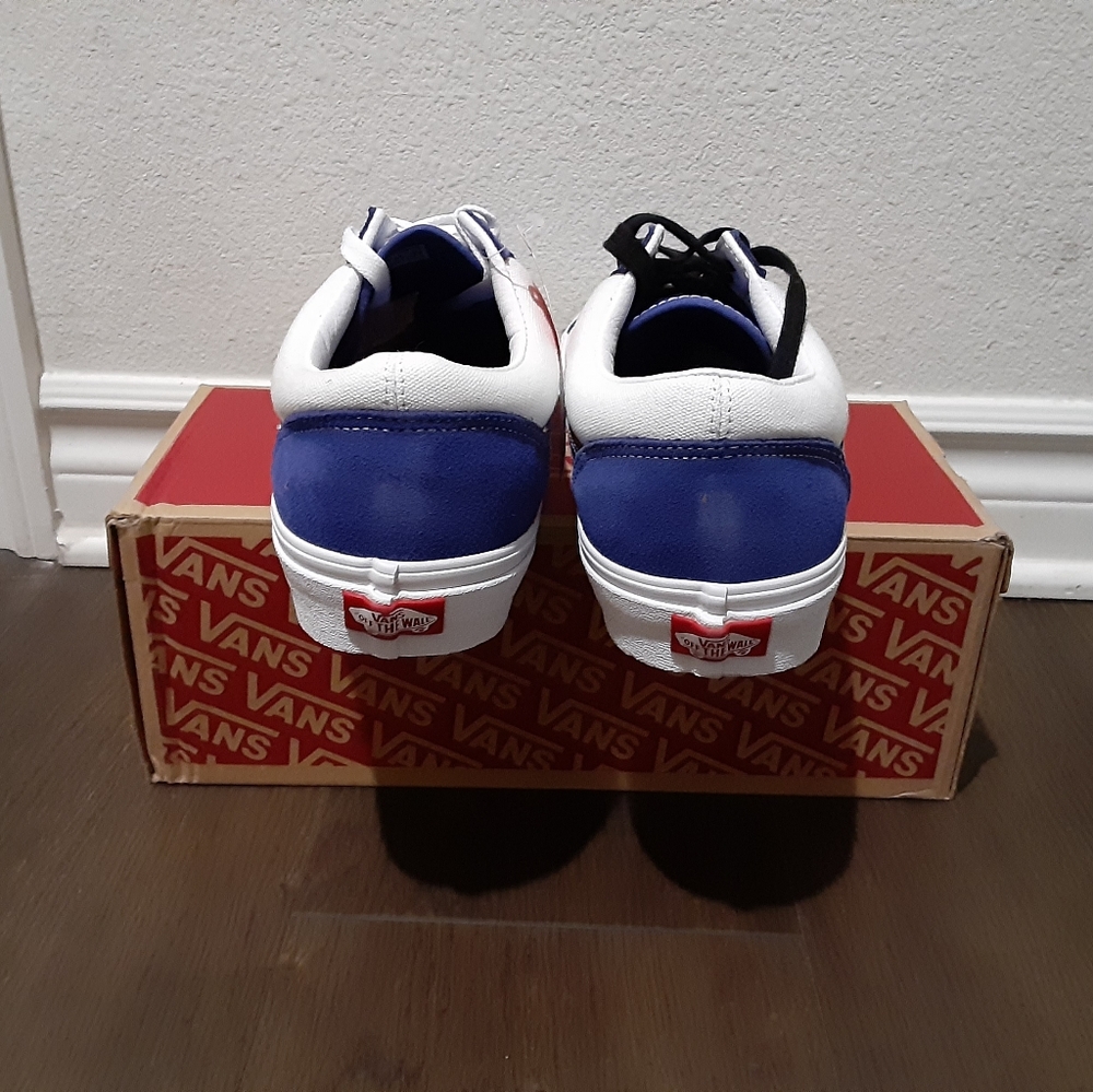Vans - Picture 3 of 4
